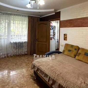 Продам трикімнатну квартиру 56 кв.м