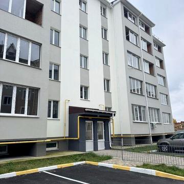 Однокімнатна з частковим ремонтом