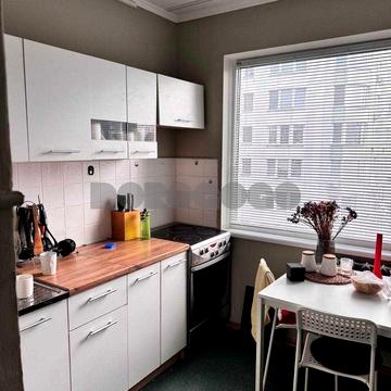 Депутатська вул., 30