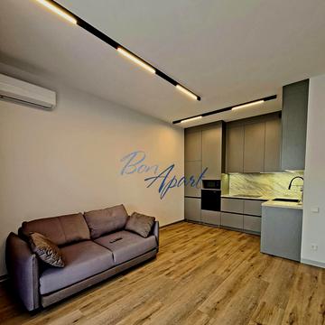 Ґарета Джонса вул. (Сімї Хохлових), 12