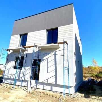 Продам будинок на Щасливому з міськими комунікаціями