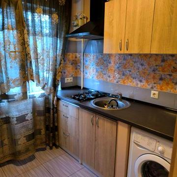 Змінена ціна! Продам 2ох кімнатну квартиру на Черемушках