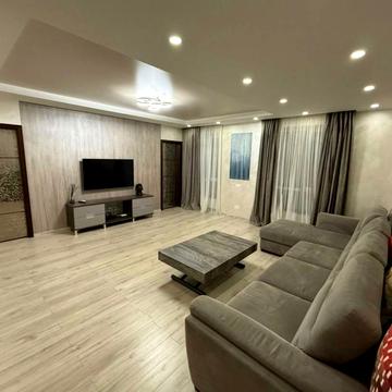 Левка Лукяненка вул. (Василя Жуковського), 16, 18, 20, 24