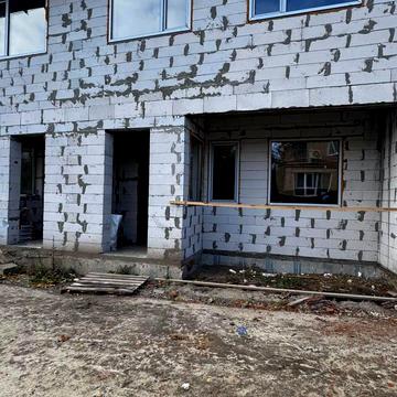 Центральна вул., 5