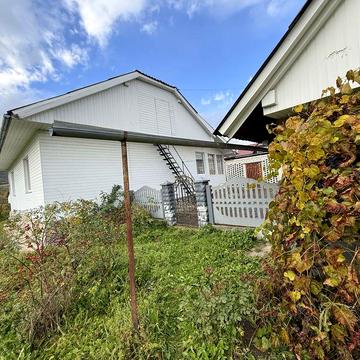 Оренда житлового будинку з господарським будівлями та спорудами