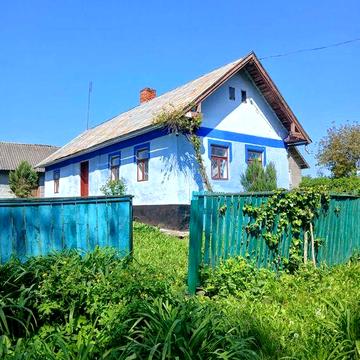 Будинок в селі Долиняни