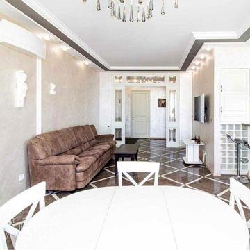 Здам в оренду простору 3-кімнатну панорамну квартиру в центрі