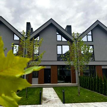 Таунхаус з бомбосховищем придатним для життя в Бучі відмінної якості