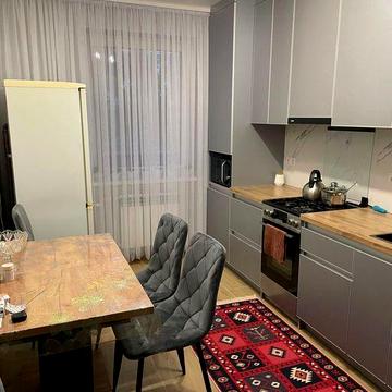Продаж трикімнатної квартири з  ремонтом у Костополі .