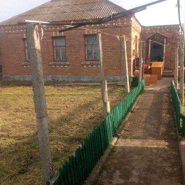 Продается дом в Очакове по улице Покровской, рядом с АТБ