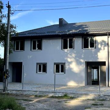 Кутовий Таунхаус. Центральні комунікації, асфальтований підʼїзд.