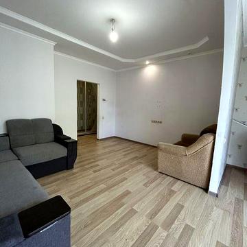 Велика квартира з ремонтом! 2% податки! Сертифікат!