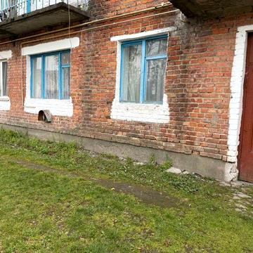 Продам двух кімнатну квартиру ЖК не має