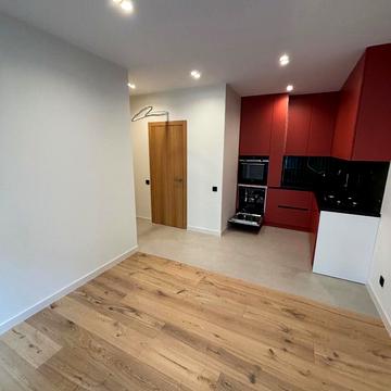 Героїв Майдану вул., 2