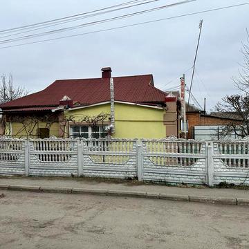 Продаж будинку в центрі міста Деражня