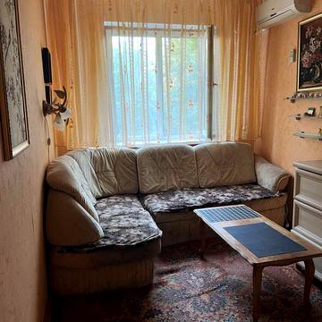 Світла вул., 10