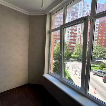 Двокімнатна з новим ремонтом ЖК Райдужний, низький поверх