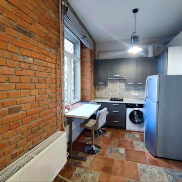 Софіївська вул., 20