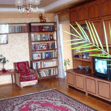 Продається половина ( 50 %) 3-х кімн. квартири , вул.Вацлава Гавела,31 ЖК ЖЕК