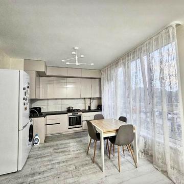 Героїв Миколаєва вул., 129