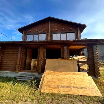 Будинок у передмісті Києва.