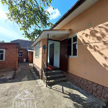 Українських Перемог вул. (Перемоги), 1