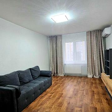 Оренда 3 кімн. квартири в ЖК Вудсторія, метро Червоний Хутір