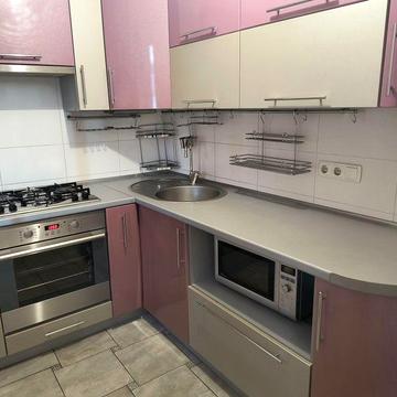 Продаж  Е відновлення ст.м.Оболонь трьохкімнатної вул.Архіпенко 1/12