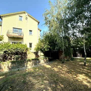 Земельна ділянка 12 соток з будинком 390м² 800 метрів від окружної