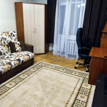 Оболонський просп., 7