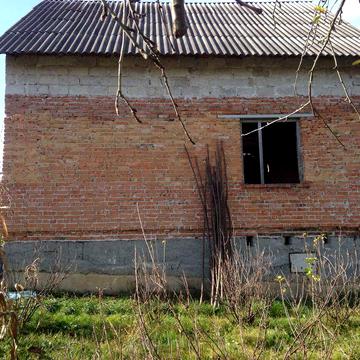 Дача з недобудованим будинком в Рокитне