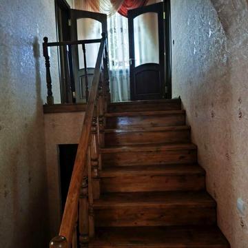 Продається будинок та квартира, без оренди