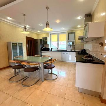 Зелена вул.