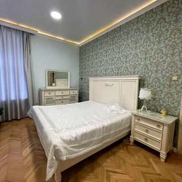 Кирила і Мефодія вул., 9