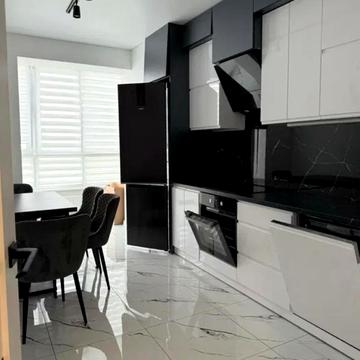 Домбровського вул., 75