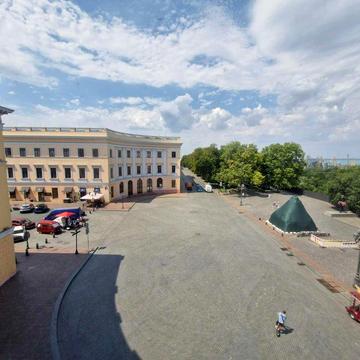 Центр Продам квартиру на Екатерининской площади ЛД