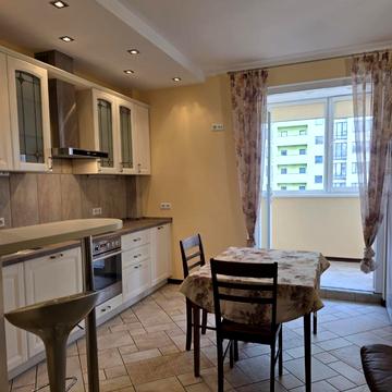 Перемоги вул., 65