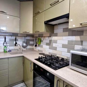 От месяца! 1 к кв. Новострой! Левый берег. Риелтры не звоните.