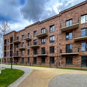 24 Серпня вул., 15