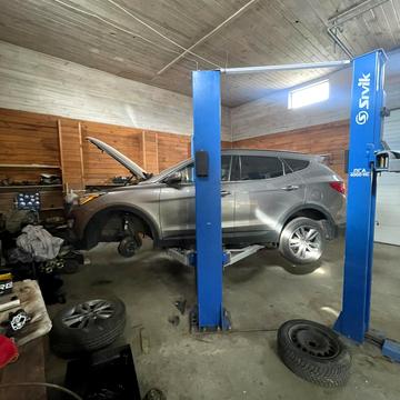 Радистів вул., 5