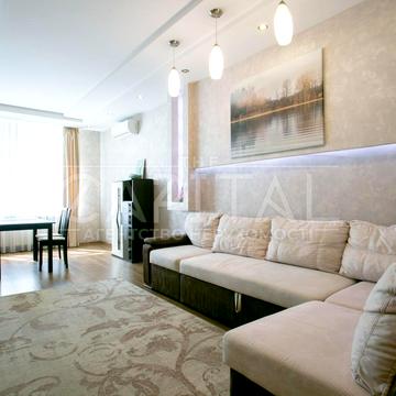 Андрія Верхогляда вул. (Михайла Драгомирова), 1