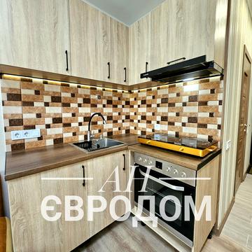 Любові Малої просп. (Постишева), 4