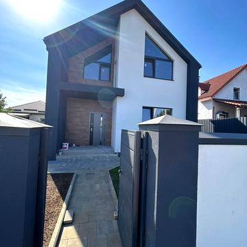 Ворзельська, 4