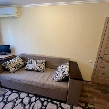 Сдам 2 комнатную квартиру на Ивана та Юрия Липы