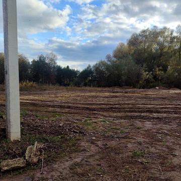 Місячна вул.