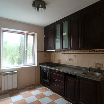 Смілянська вул., 17