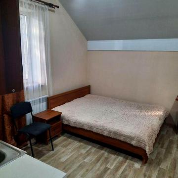 Здається квартира студія район Стадіону