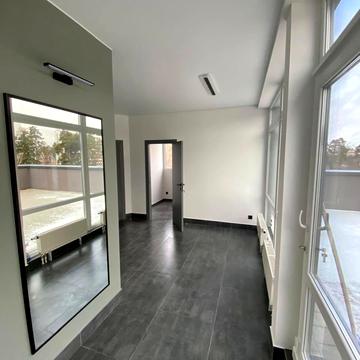 Університетська вул., 21