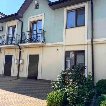 Котедж у чудовому районі* Виставка* БЕЗ КОМІСІЙ