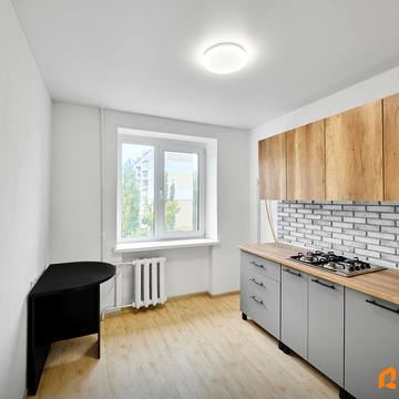 Феодосійська вул., 4